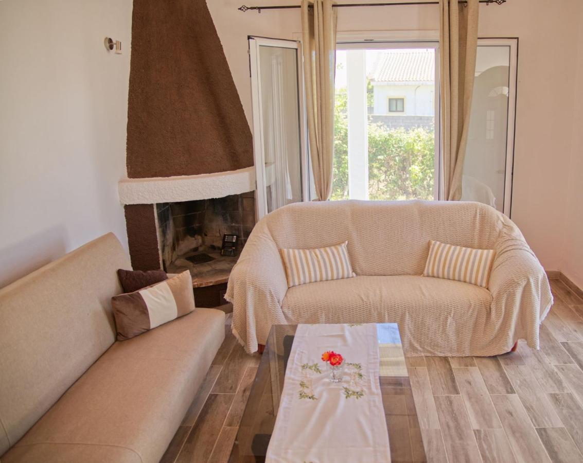 Villa Riviera Агиос Георгиос Екстериор снимка